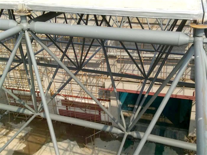 玉树公安局网架天基板屋面